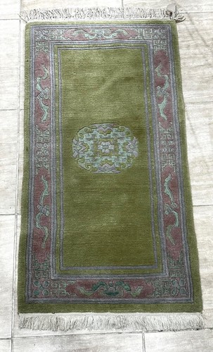Beautiful green 100 wool - 100%,