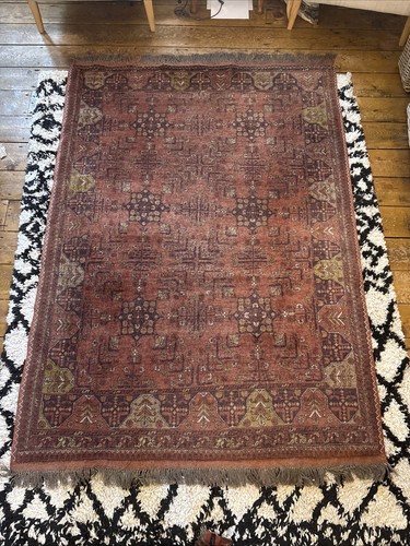 Vintage hand knotted wool - hand,