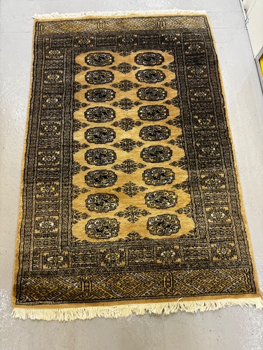 Traditional vintage wool - traditional,