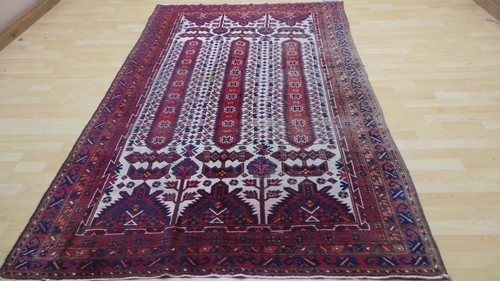 Hand made carpet rug - made, wool