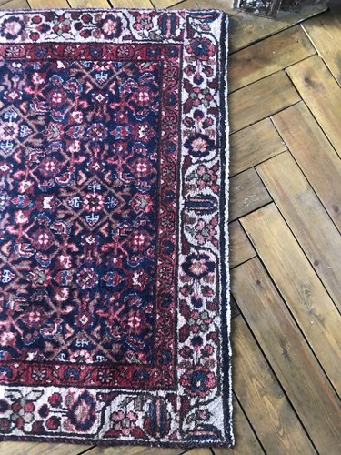 Stunning antique rug - stunning, lovely