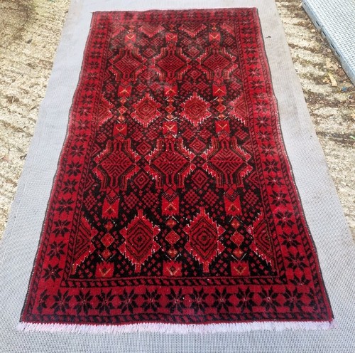 Genuine old hand knotted - genuine, hand-knotted