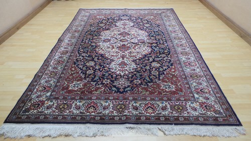 Large carpet rug hand - large,